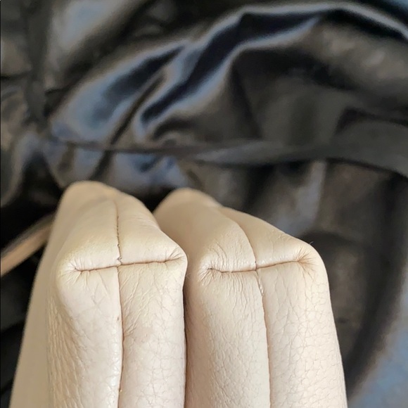 NWOT Michael Kors Soft Leather Crossbody Bag. - Picture 9 of 16